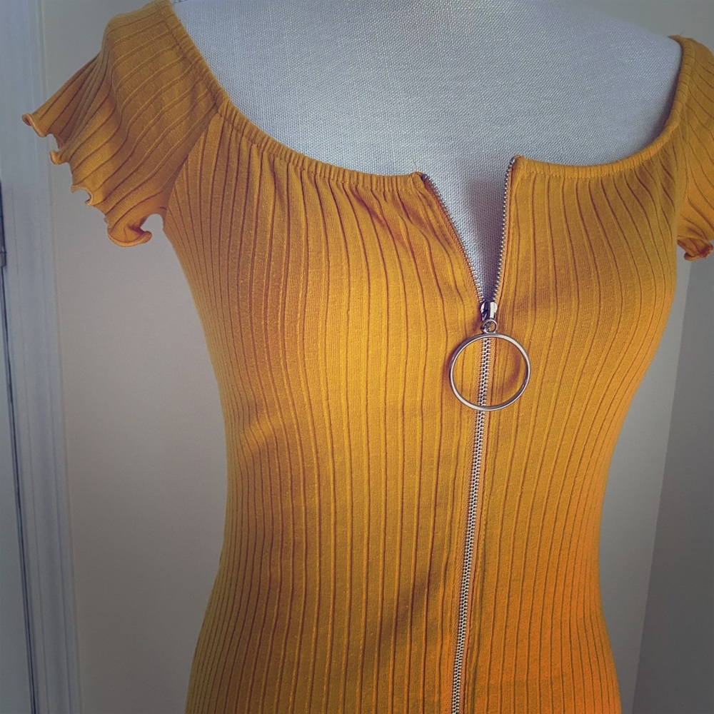 Super cute mustard midi dress